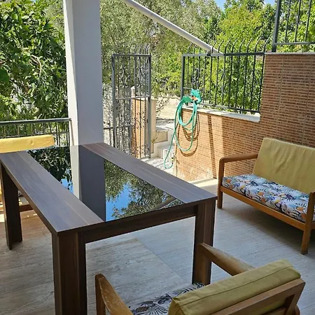 Διαμέρισμα Oezdere Ferienwohnung
